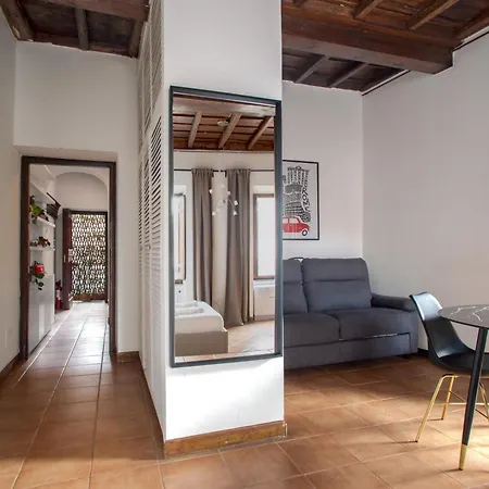 Casa vacanze Imperial House San Calisto 7 *